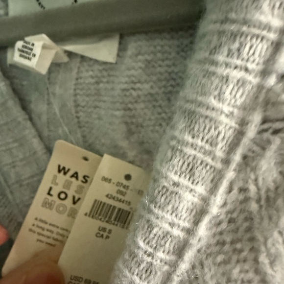 NWT! Aerie Unreal Cable Pearl Crewneck Sweater Size Small - Picture 5 of 6